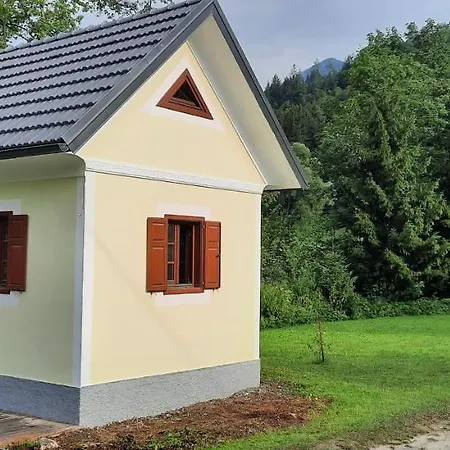 Nyaraló Apartma Povlc *